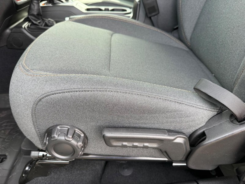 Jeep Wrangler Vehicle Image 21