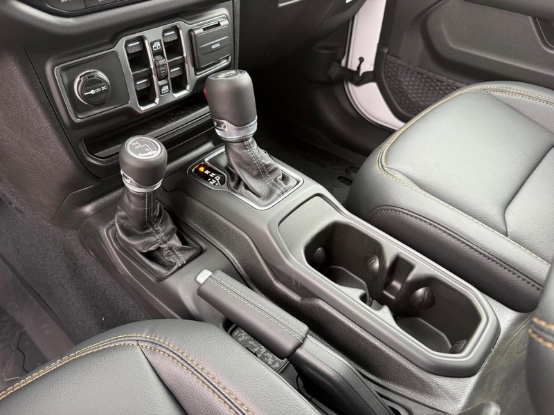 Jeep Wrangler Vehicle Image 15