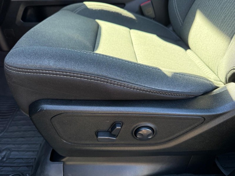 Ram 1500 Vehicle Image 24