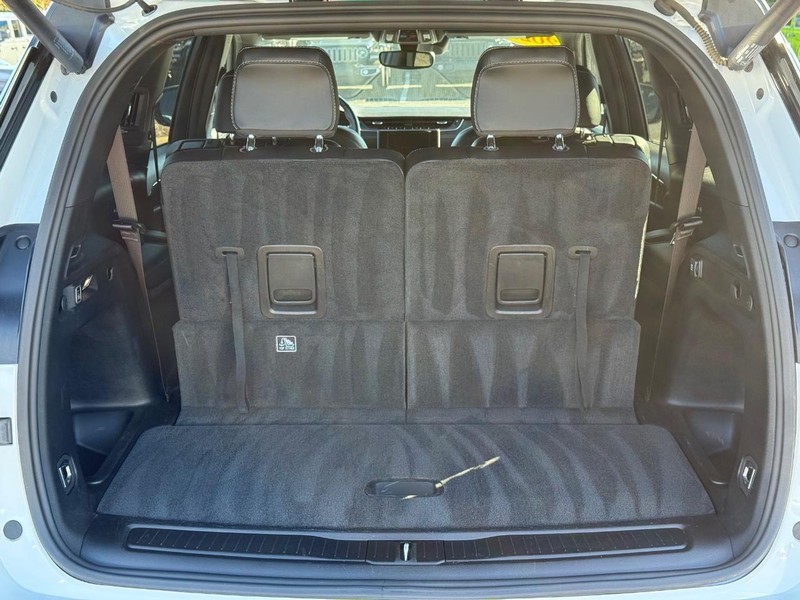 Jeep Grand Cherokee L Vehicle Image 07