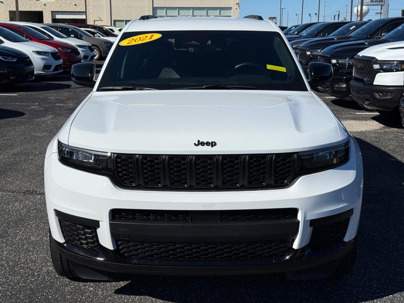 Jeep Grand Cherokee L Vehicle Image 10