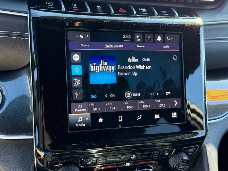 Jeep Grand Cherokee L Vehicle Image 19