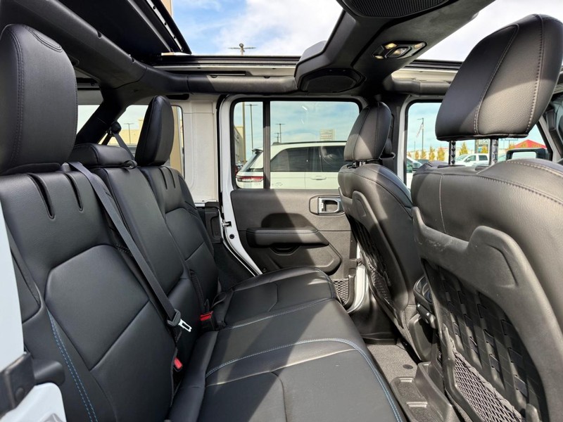 Jeep Wrangler 4xe Vehicle Image 10