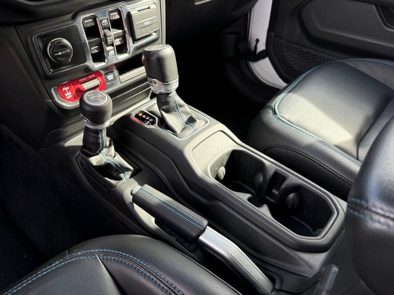 Jeep Wrangler 4xe Vehicle Image 21