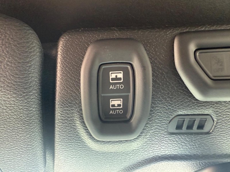 Jeep Wrangler 4xe Vehicle Image 23