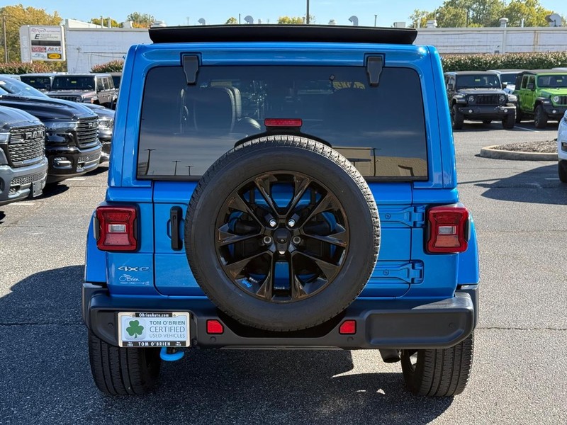 Jeep Wrangler 4xe Vehicle Image 04