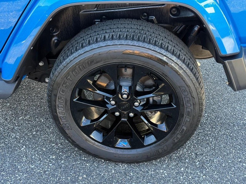 Jeep Wrangler 4xe Vehicle Image 06