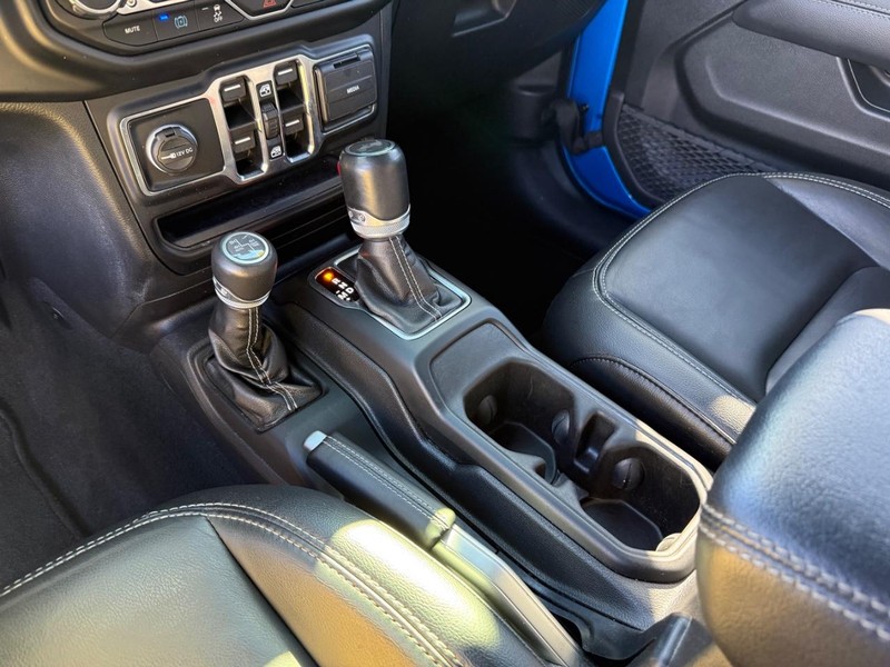 Jeep Wrangler 4xe Vehicle Image 21