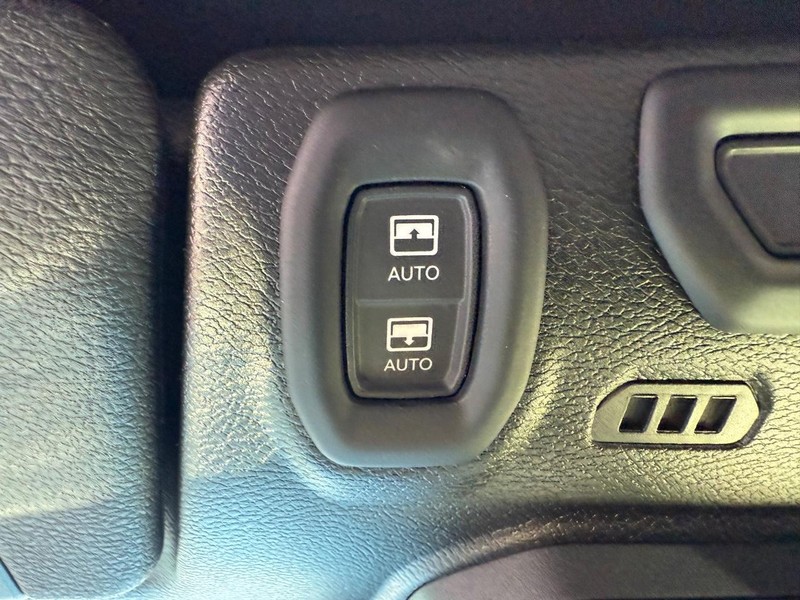 Jeep Wrangler 4xe Vehicle Image 23