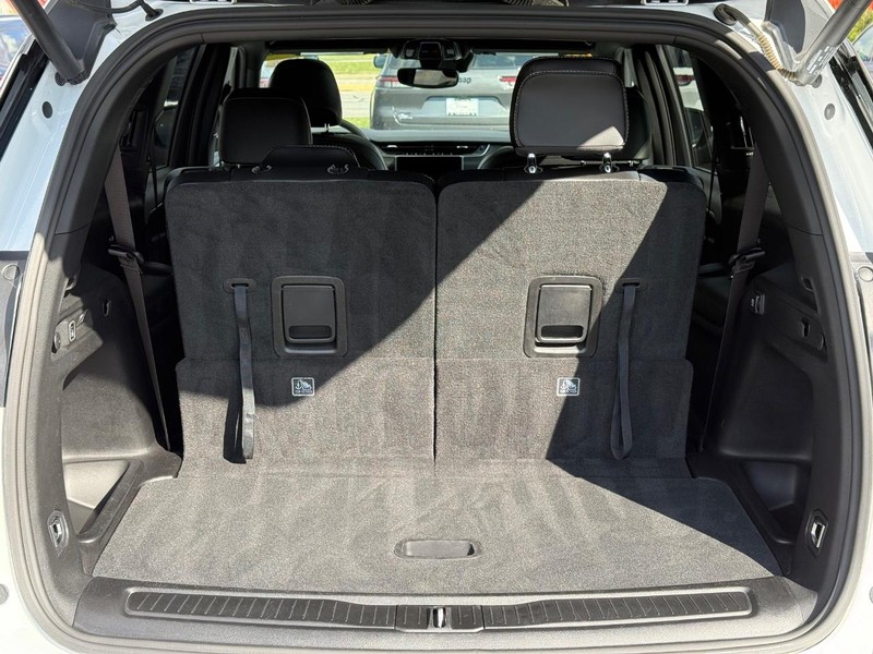 Jeep Grand Cherokee L Vehicle Image 07