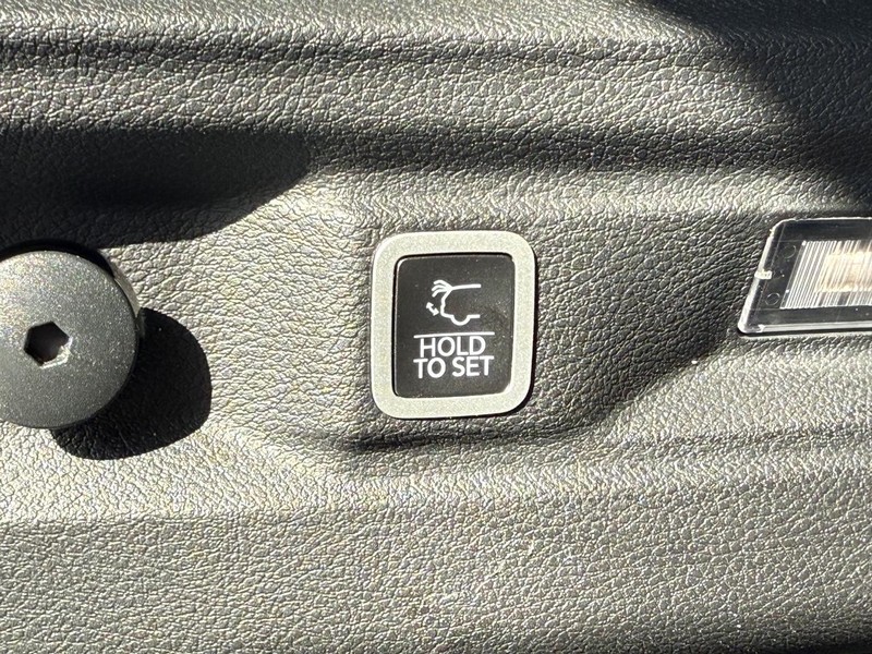 Jeep Grand Cherokee L Vehicle Image 08