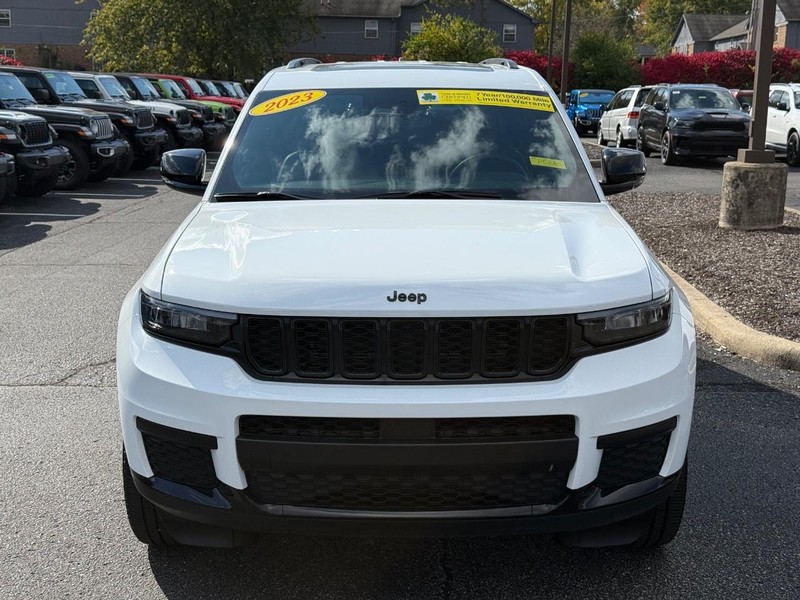 Jeep Grand Cherokee L Vehicle Image 10