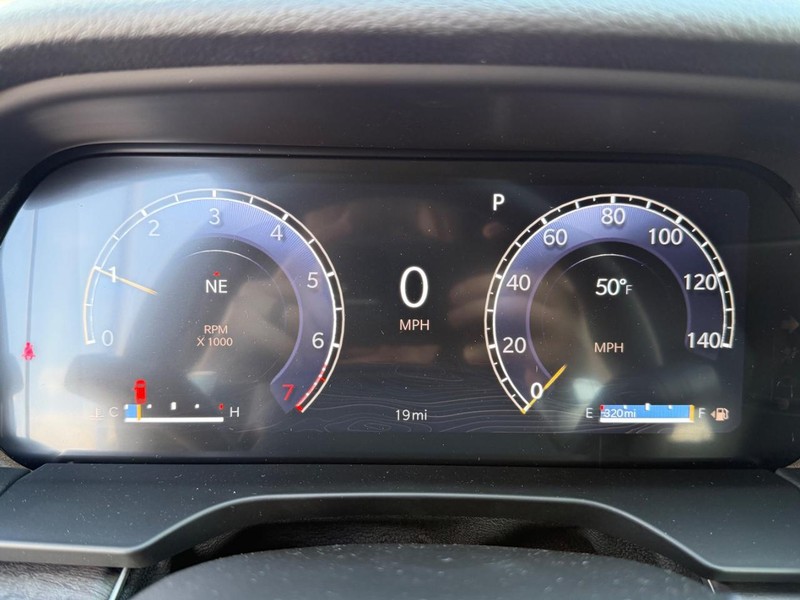 Jeep Grand Cherokee Vehicle Image 18