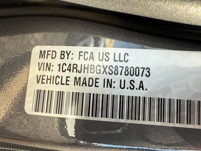 Jeep Grand Cherokee Vehicle Image 22