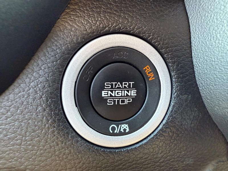 Ram 1500 Vehicle Image 16