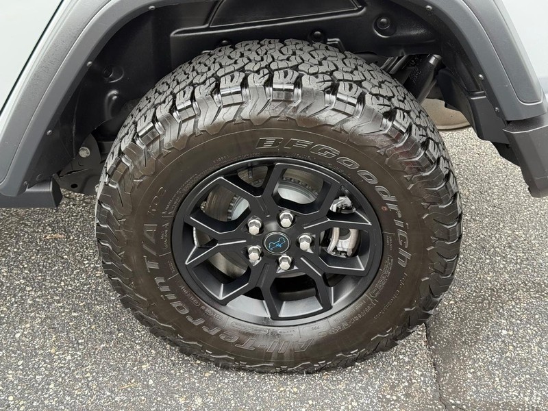 Jeep Wrangler 4xe Vehicle Image 06