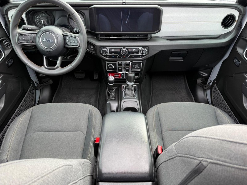 Jeep Wrangler 4xe Vehicle Image 12