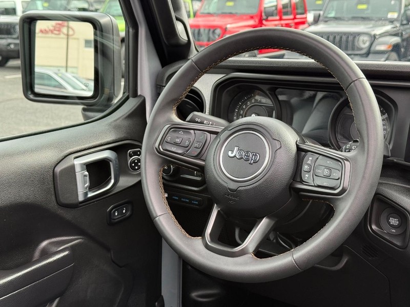 Jeep Wrangler 4xe Vehicle Image 13