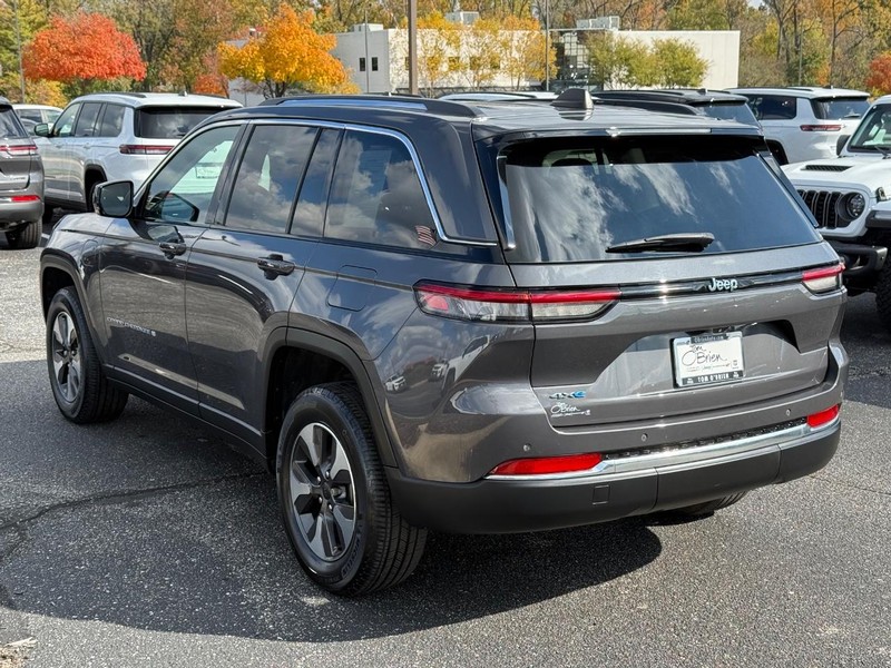 Jeep Grand Cherokee 4xe Vehicle Image 05