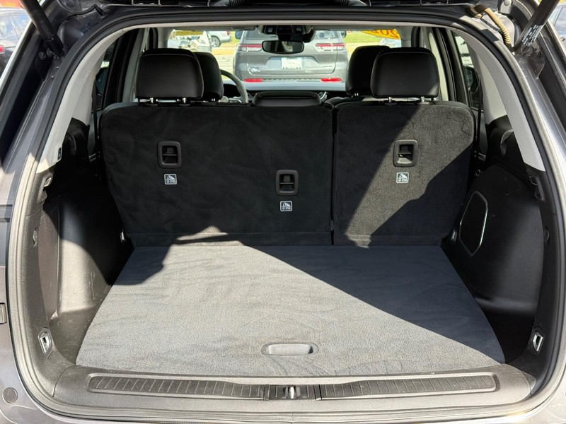 Jeep Grand Cherokee 4xe Vehicle Image 07