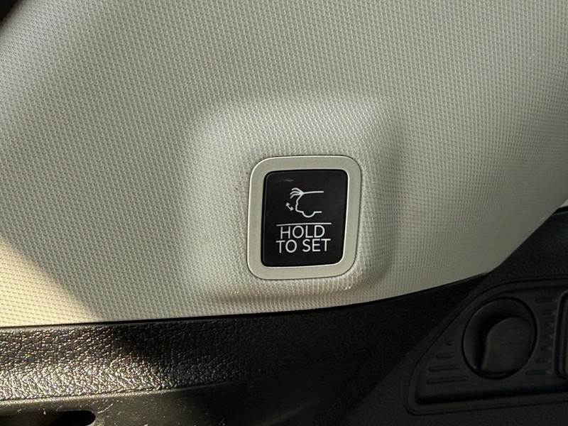 Jeep Grand Cherokee 4xe Vehicle Image 08