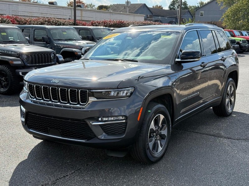 Jeep Grand Cherokee 4xe Vehicle Image 09