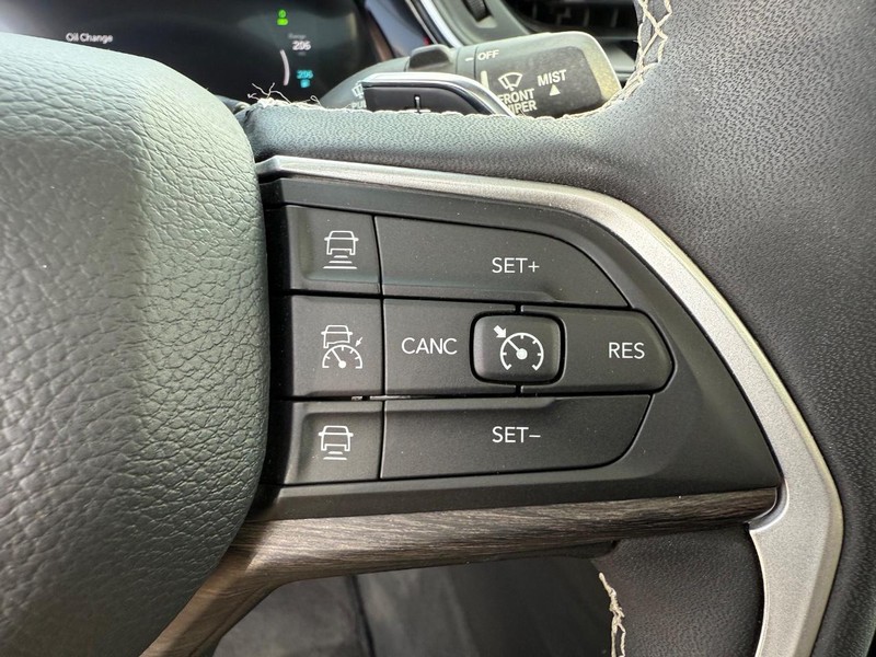 Jeep Grand Cherokee 4xe Vehicle Image 16