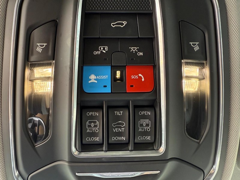 Jeep Grand Cherokee 4xe Vehicle Image 24