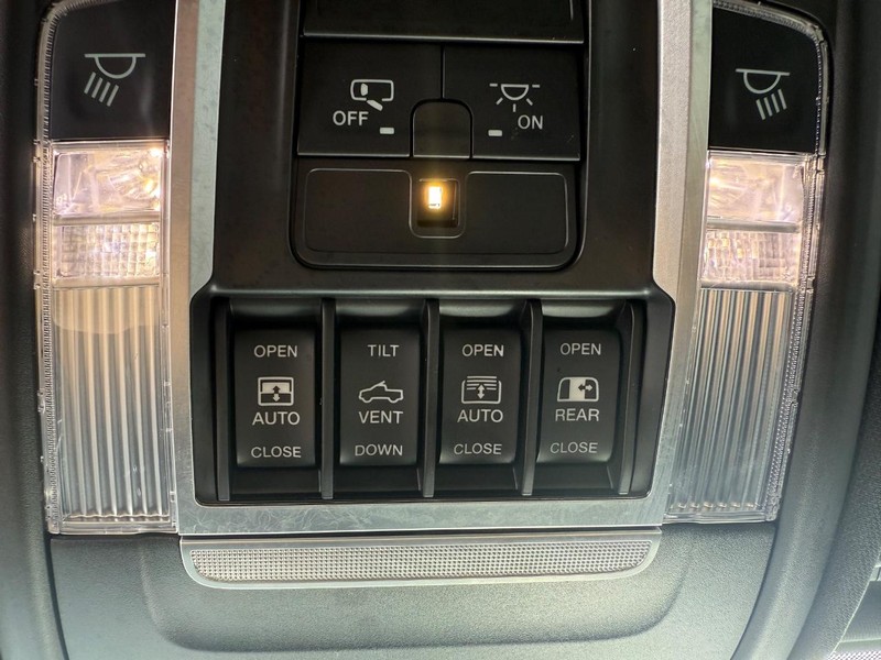 Ram 1500 Vehicle Image 23