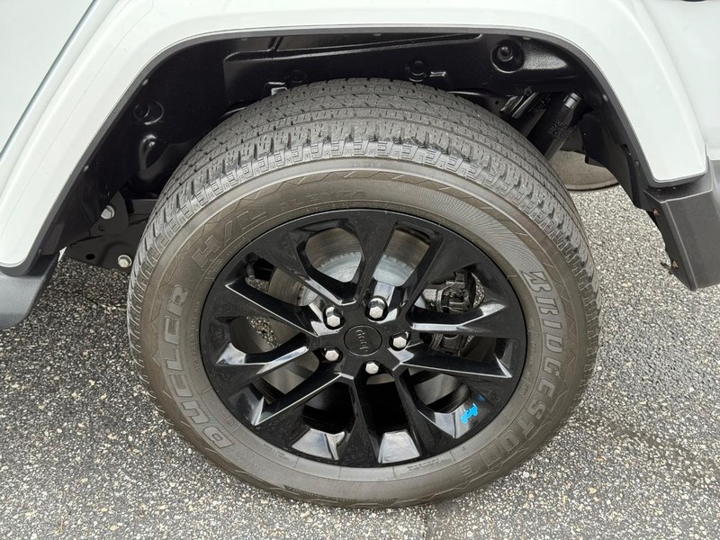 Jeep Wrangler 4xe Vehicle Image 06