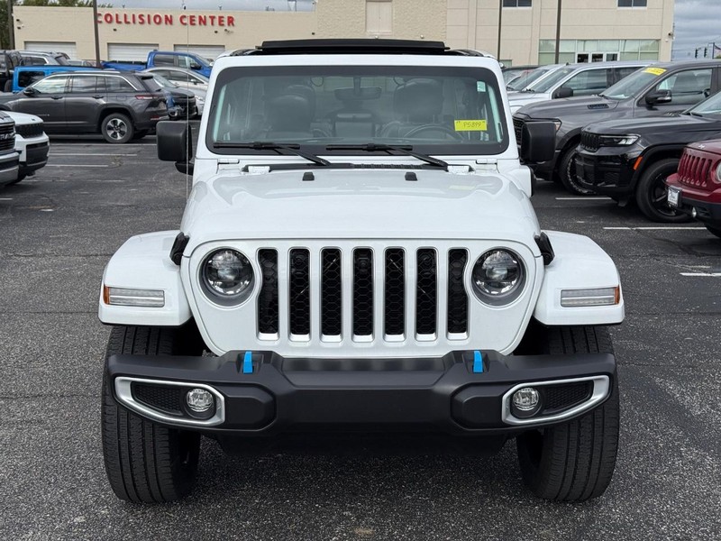 Jeep Wrangler 4xe Vehicle Image 09