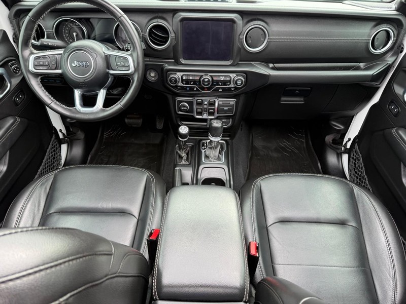 Jeep Wrangler 4xe Vehicle Image 12