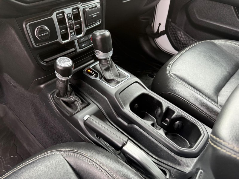 Jeep Wrangler 4xe Vehicle Image 21