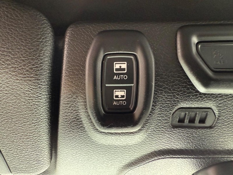 Jeep Wrangler 4xe Vehicle Image 23