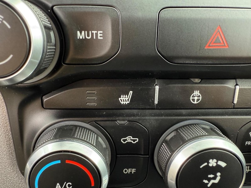 Ram 1500 Vehicle Image 16