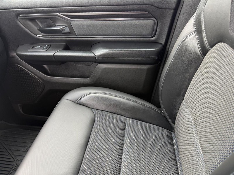 Ram 1500 Vehicle Image 21