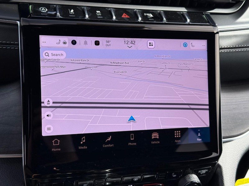 Jeep Grand Cherokee Vehicle Image 12