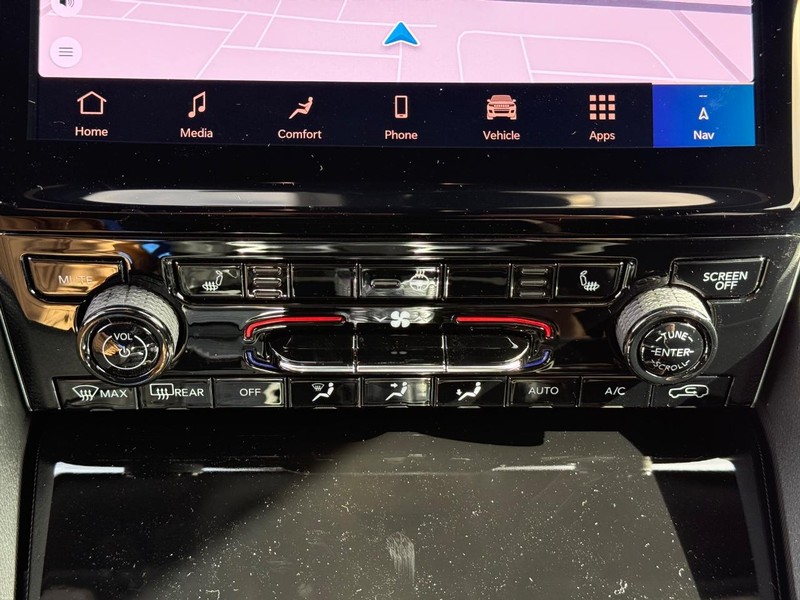 Jeep Grand Cherokee Vehicle Image 14