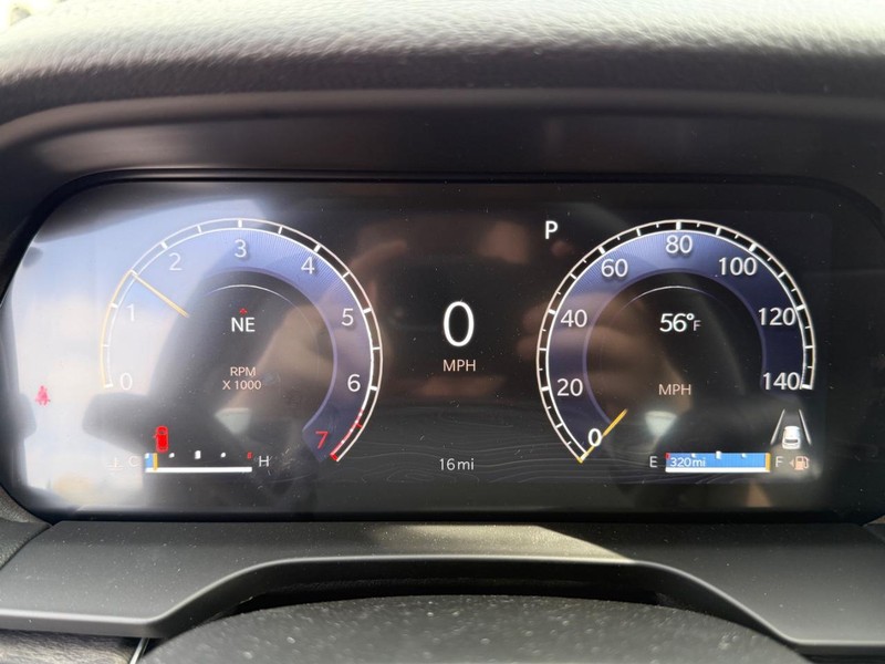 Jeep Grand Cherokee Vehicle Image 18