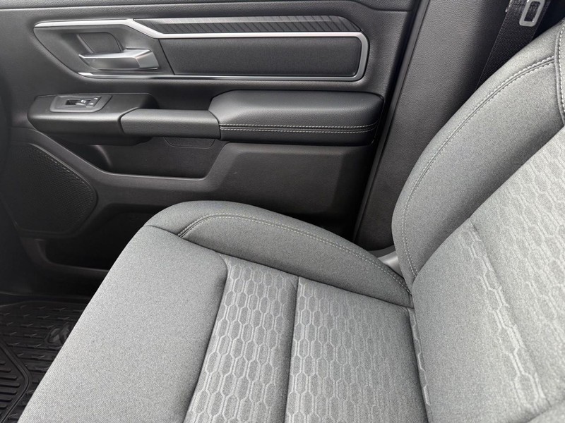 Ram 1500 Vehicle Image 13