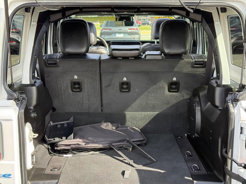 Jeep Wrangler 4xe Vehicle Image 07