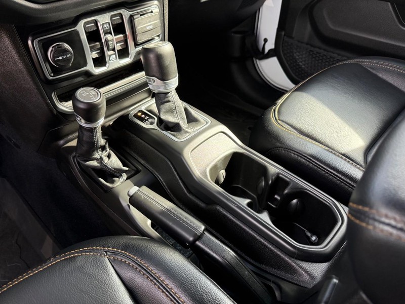 Jeep Wrangler 4xe Vehicle Image 21