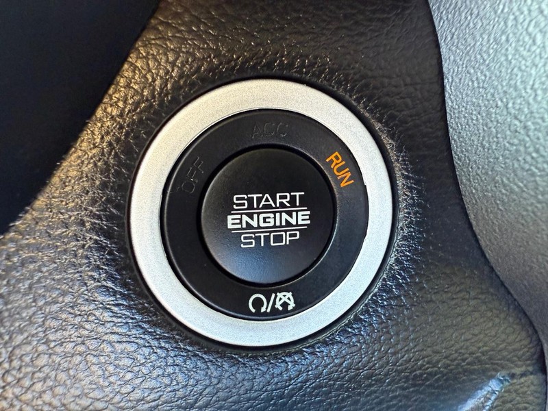 Ram 1500 Vehicle Image 16