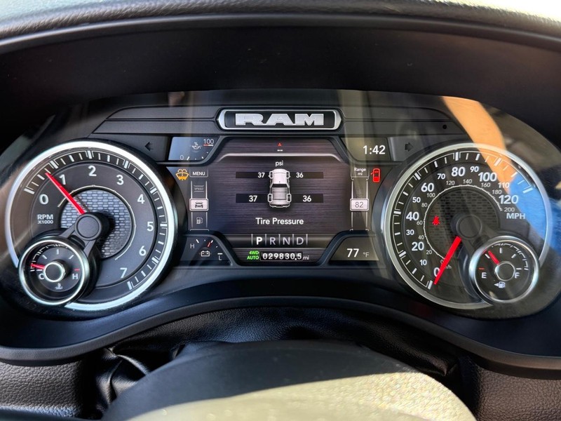 Ram 1500 Vehicle Image 24