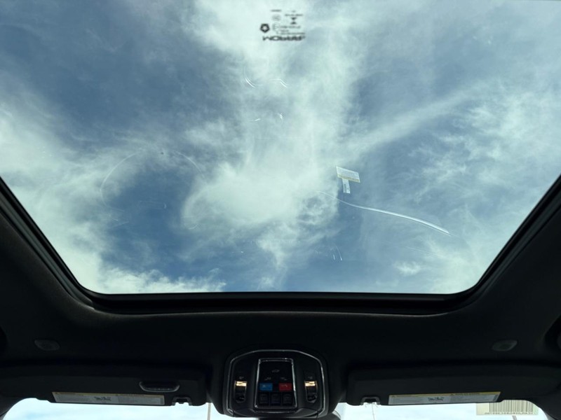 Jeep Grand Cherokee Vehicle Image 05