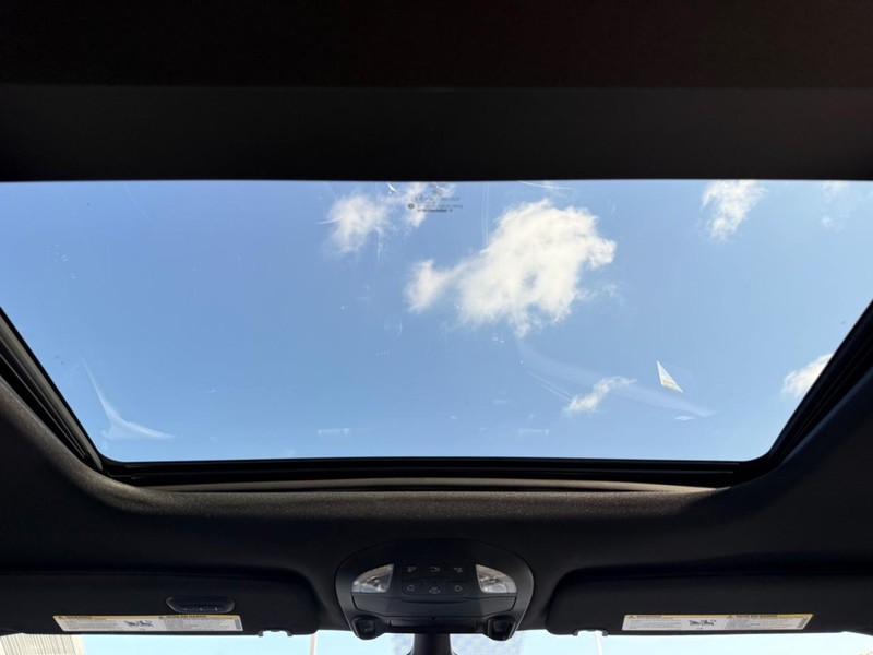 Chrysler Pacifica Vehicle Image 06