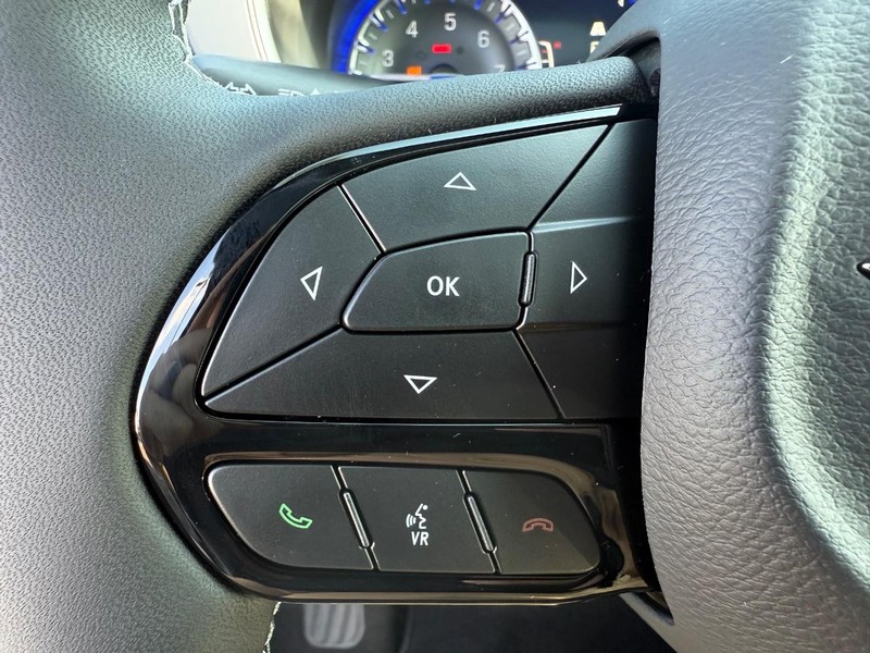 Chrysler Pacifica Vehicle Image 09