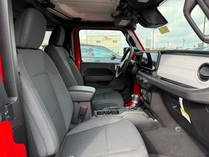 Jeep Wrangler Vehicle Image 04