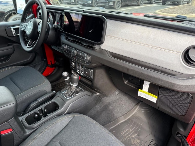 Jeep Wrangler Vehicle Image 05