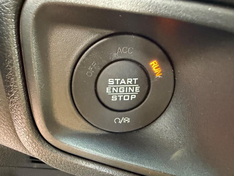 Jeep Wrangler Vehicle Image 10